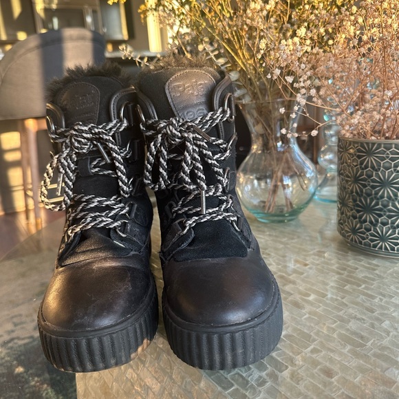 Pajar Canada Snow Boots - Picture 4 of 4